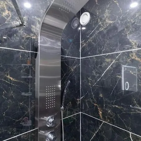 Le Marbre Design 60m2, 2 Stars, Free Parking Apartamento