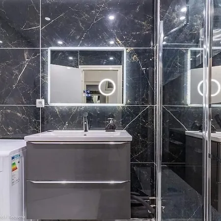 Apartment Le Marbre Design 60m2, 2 Stars, Free Parking